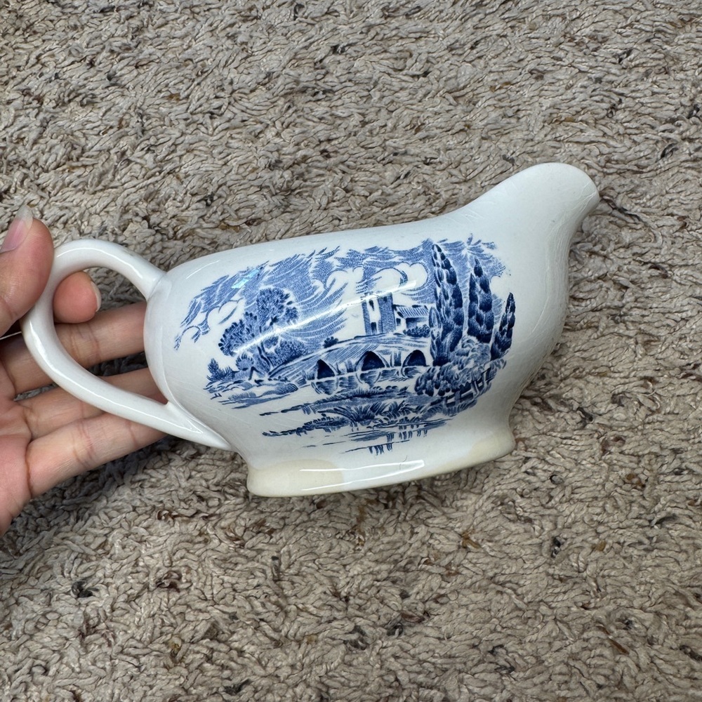 Wedgwood Countryside gravy boat white blue Bone China Vintage